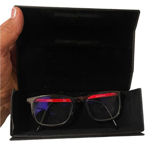 Hugo Boss Eyeglasses.flexible with touch of red, change the lance,use the frame